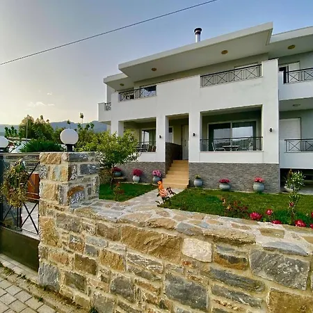 Eirini & Manolis Διαμέρισμα Πλακιάς